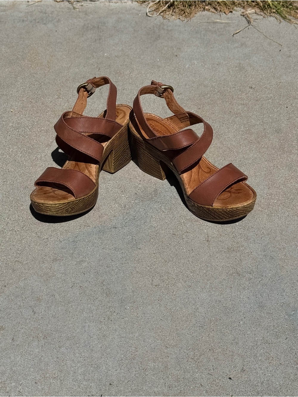 Women's Brown Strappy Block Heel Sandals 7